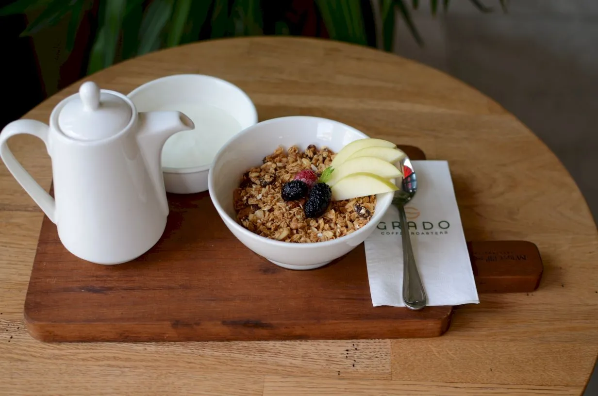 Ev Yapımı Kinoa Granola