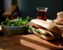 Tavuklu Sıcak Sandwich