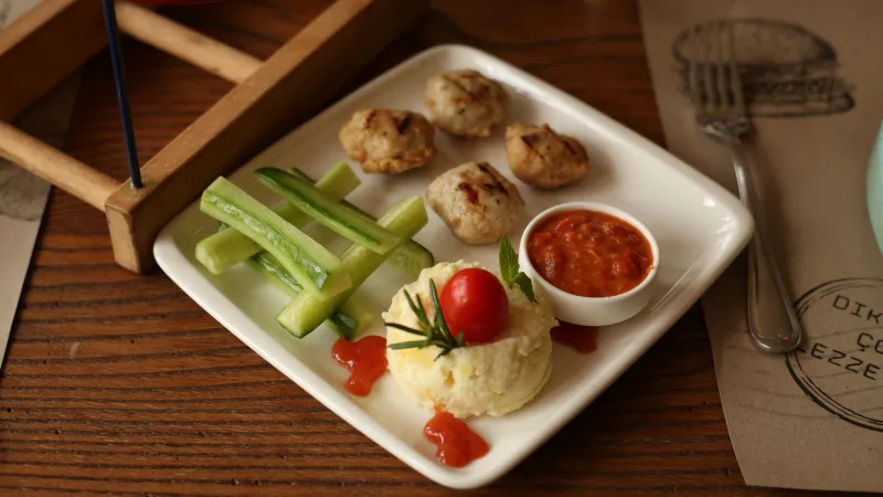 Mini Tavuk Köfte Menü